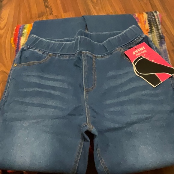 NWT Jvini low rise jean jeggings, medium. - Picture 4 of 5